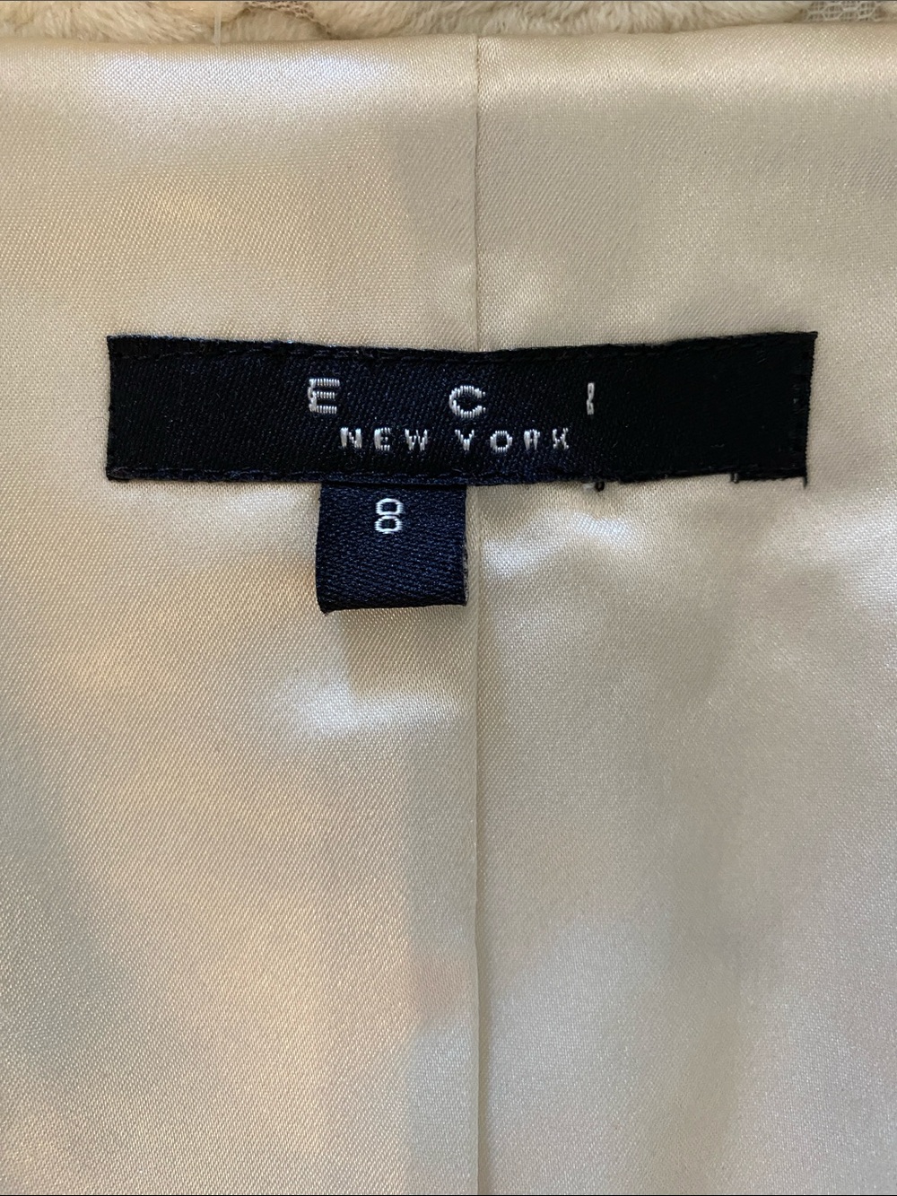 Vintage Elegant Women's Cream Floral Texture Jacket with Decorative Buttons - Picture 2 of 4